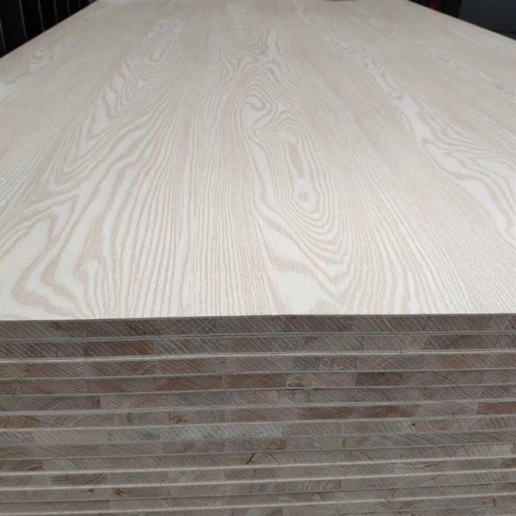 Light Weight/ High Glossy Double Sides White Melamine Or Natural Wood Veneer Block Board